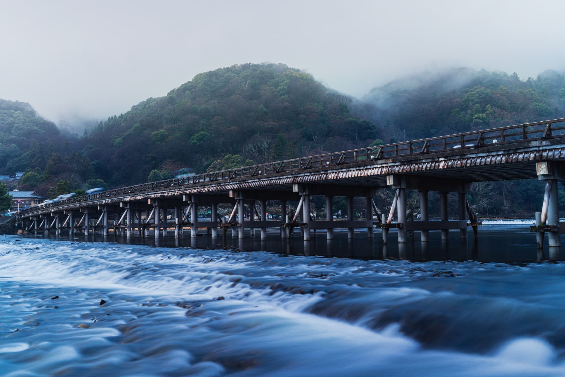 嵐山・嵯峨野に架かる渡月橋